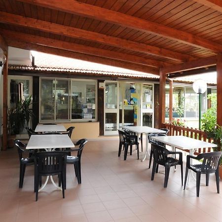 Hotel Incontro Пескичи Экстерьер фото
